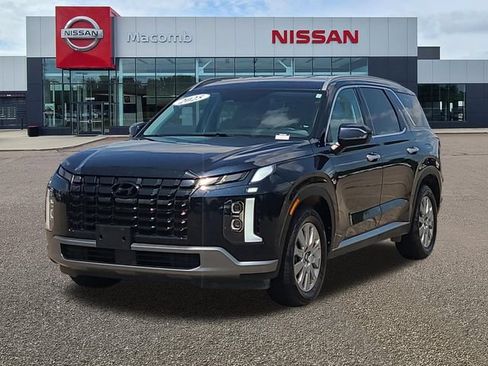 Used 2025 Hyundai Palisade SEL FWD image 3