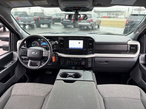 Used 2024 Ford F250 XLT image 2