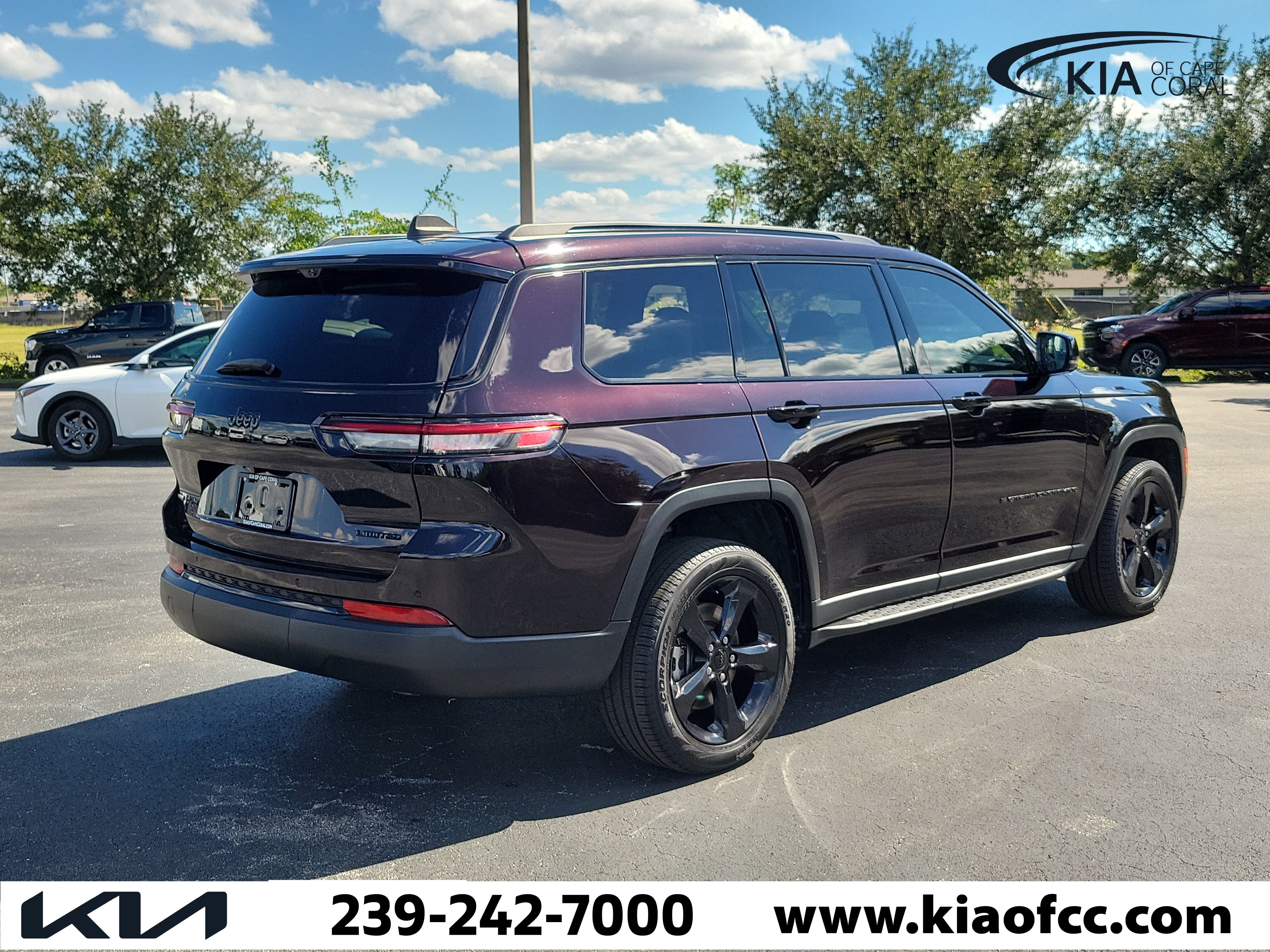 Used 2023 Jeep Grand Cherokee L Limited w/ Luxury Tech Group II AWD/4WD image 6