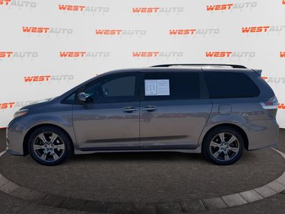 Used 2017 Toyota Sienna SE w/ SE Preferred Package