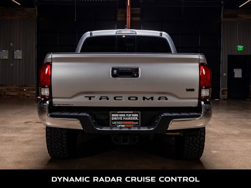 Used 2021 Toyota Tacoma SR5 RWD image 7