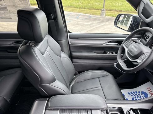 New 2026 Jeep Grand Wagoneer 4WD image 22