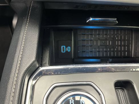 Used 2023 Ford Expedition XLT image 28