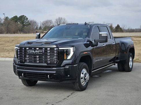New 2026 GMC Sierra 3500 Denali Ultimate image 2