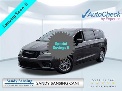 Used 2023 Chrysler Pacifica Touring-L