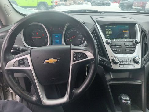 Used 2017 Chevrolet Equinox LT w/ Convenience Package image 10
