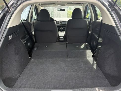 Used 2017 Honda HR-V LX image 7