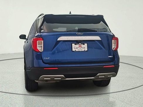 Used 2020 Ford Explorer XLT w/ Equipment Group 202A AWD/4WD image 5