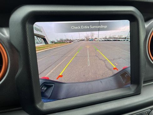 Used 2023 Jeep Gladiator Mojave image 5