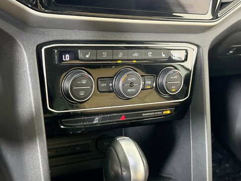 Used 2022 Volkswagen Atlas Cross Sport SEL Premium R-Line image 16