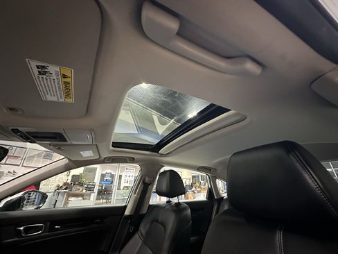 Used 2022 Honda Civic Touring image 18