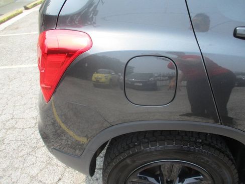 Used 2019 Chevrolet Trax LS FWD image 18