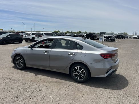 Used 2024 Kia Forte LXS FWD image 3