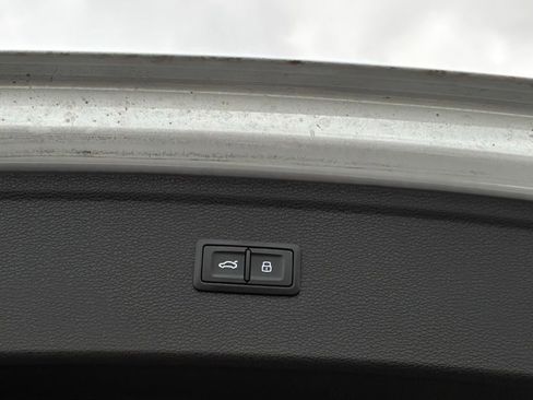 Used 2020 Audi SQ5 Prestige w/ Prestige Package image 39