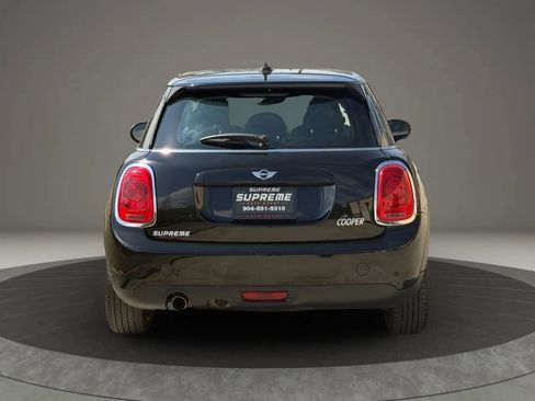 Used 2016 MINI Cooper 4-Door Hardtop image 4