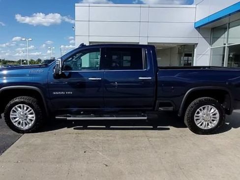 Used 2022 Chevrolet Silverado 3500 High Country w/ Safety Package II AWD/4WD image 5