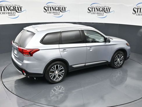 Used 2017 Mitsubishi Outlander ES FWD image 27