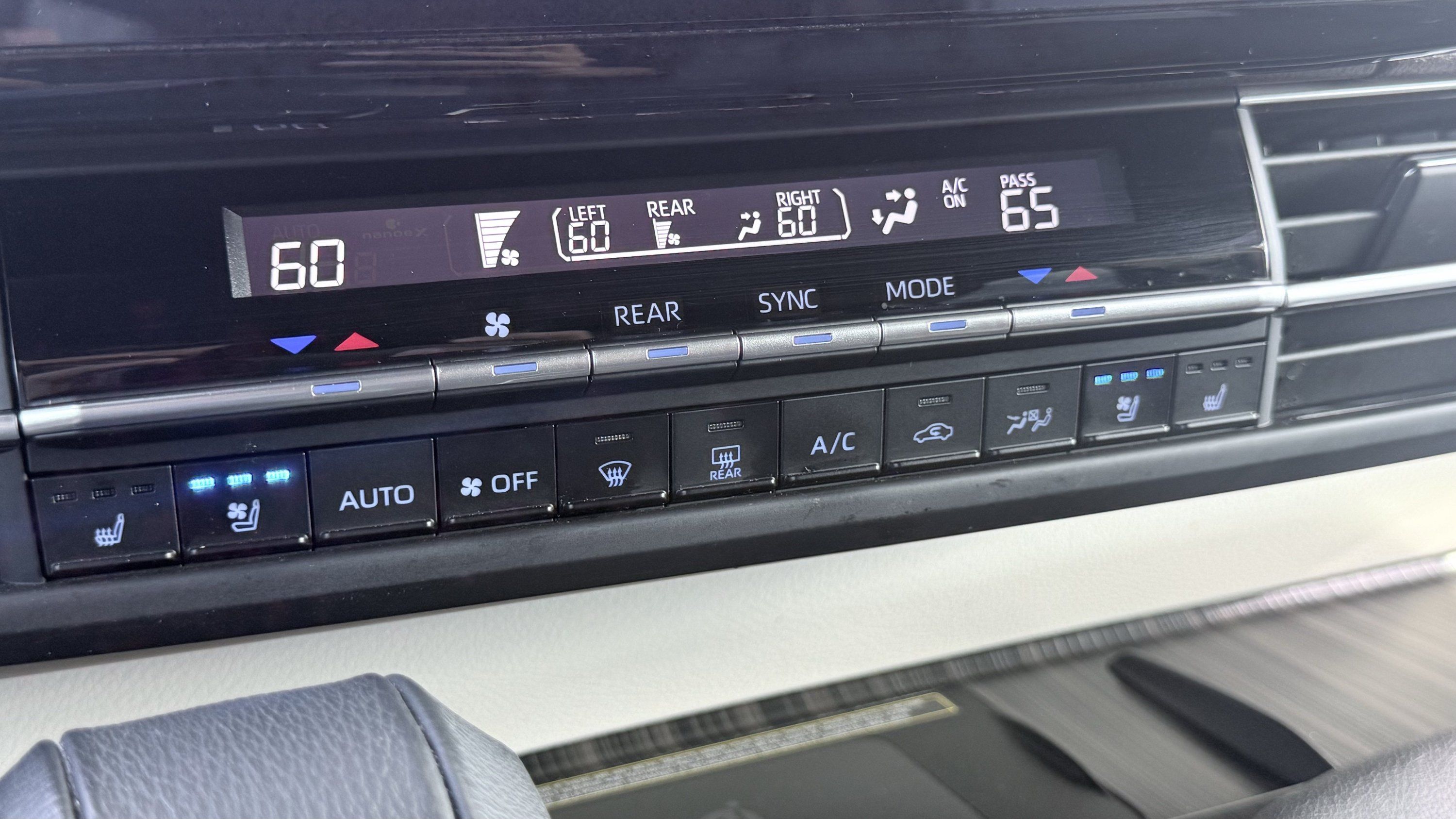 Used 2022 Toyota Sienna Platinum FWD image 73