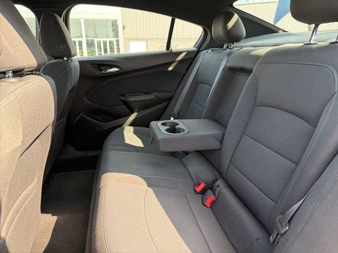 Used 2016 Chevrolet Cruze LT w/ Convenience Package image 32