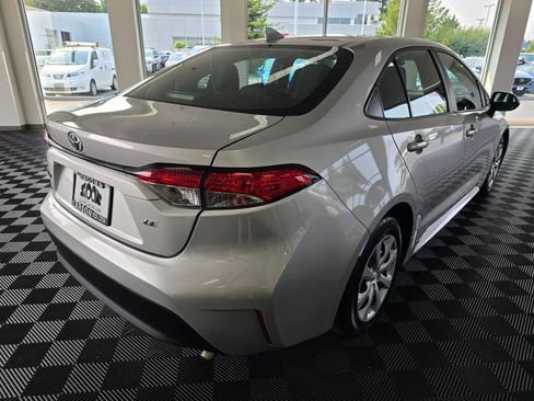 Used 2024 Toyota Corolla LE FWD image 3