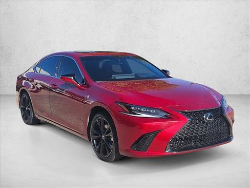 Used 2024 Lexus ES 300h F Sport image 3