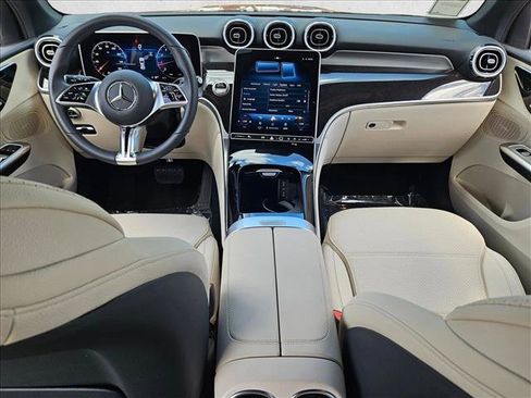 Used 2026 Mercedes-Benz GLC 300 image 16
