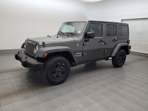 Used 2018 Jeep Wrangler Unlimited Sport AWD/4WD image 2