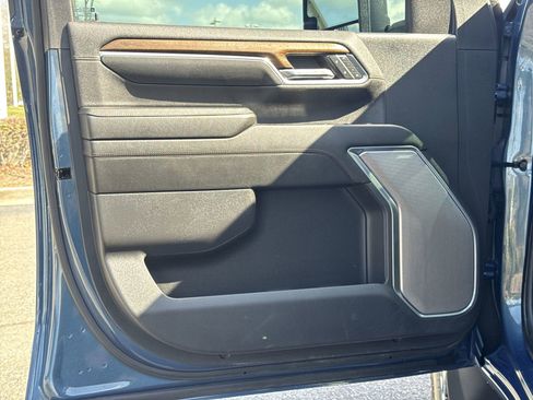 Used 2024 Chevrolet Silverado 2500 High Country w/ High Country Premium Package image 14