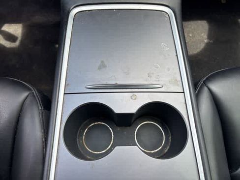 Used 2021 Tesla Model 3 Standard Range image 18