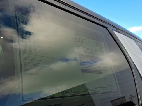 New 2025 Land Rover Discovery Sport Dynamic SE image 20