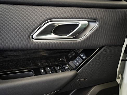 Used 2023 Land Rover Range Rover Velar R-Dynamic S image 24