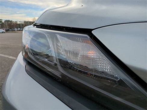 Used 2023 Toyota Camry SE image 10