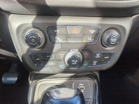 Used 2021 Jeep Compass Limited image 7