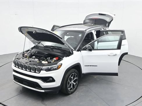 Used 2024 Jeep Compass Limited AWD/4WD image 31