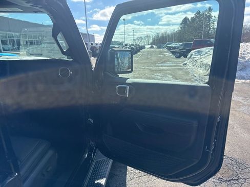 New 2025 Jeep Wrangler Unlimited Sahara AWD/4WD image 45