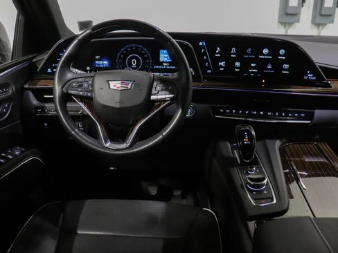 Used 2023 Cadillac Escalade ESV Premium Luxury AWD/4WD image 29