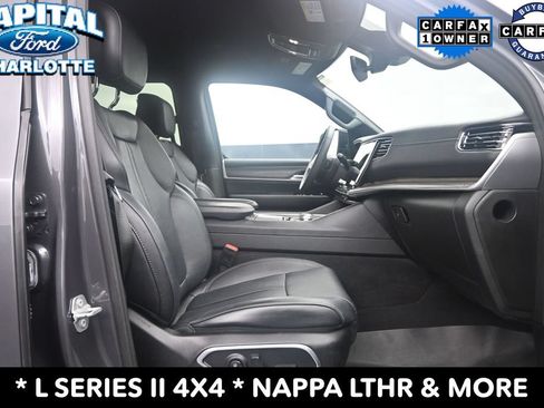 Used 2024 Jeep Wagoneer L Series II w/ Flexible Seating Group AWD/4WD image 12