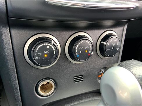 Used 2013 Nissan Rogue SL image 31