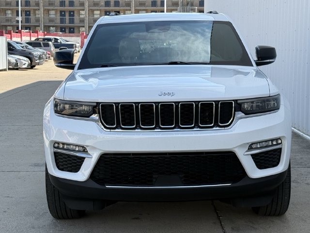 Used 2024 Jeep Grand Cherokee Limited AWD/4WD image 8