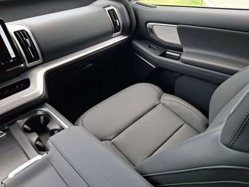 New 2026 Ford Expedition Max Active AWD/4WD image 9