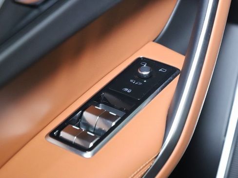 Used 2025 Jaguar F-PACE R-Dynamic S image 31