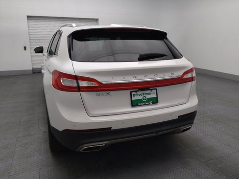 Used 2017 Lincoln MKX Reserve w/ Cargo Utility Package FWD image 6