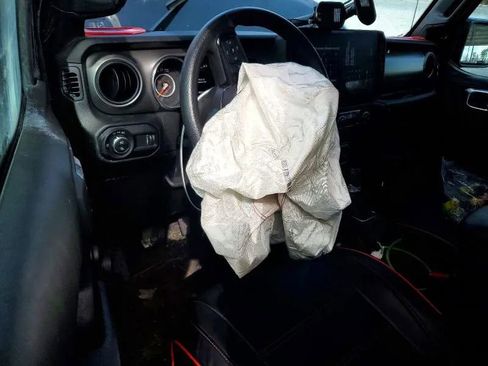 Used 2023 Jeep Gladiator Sport image 8