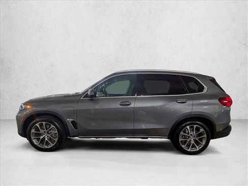 New 2026 BMW X5 xDrive50e w/ Premium Package image 9