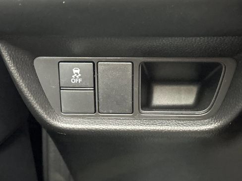 Certified 2025 Honda HR-V LX image 34