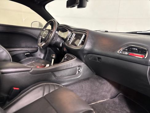 Used 2018 Dodge Challenger SRT Hellcat RWD image 27