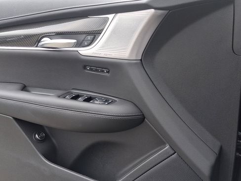 Used 2022 Cadillac XT6 Sport w/ Technology Package image 14