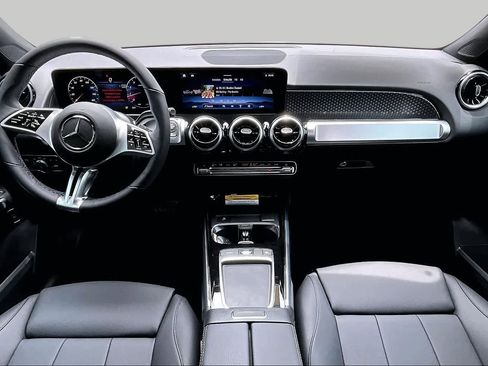 New 2026 Mercedes-Benz GLB 250 image 8