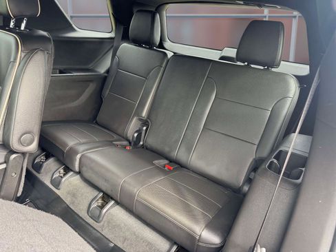 Used 2023 Chevrolet Traverse Premier AWD/4WD image 13