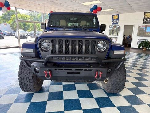 Used 2018 Jeep Wrangler Unlimited Sahara w/ Dual Top Group AWD/4WD image 2